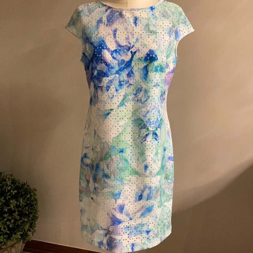 JULIA JORDEN women’s LASOR CUT front, cap sleeve sheath dress. Pastel Size 12